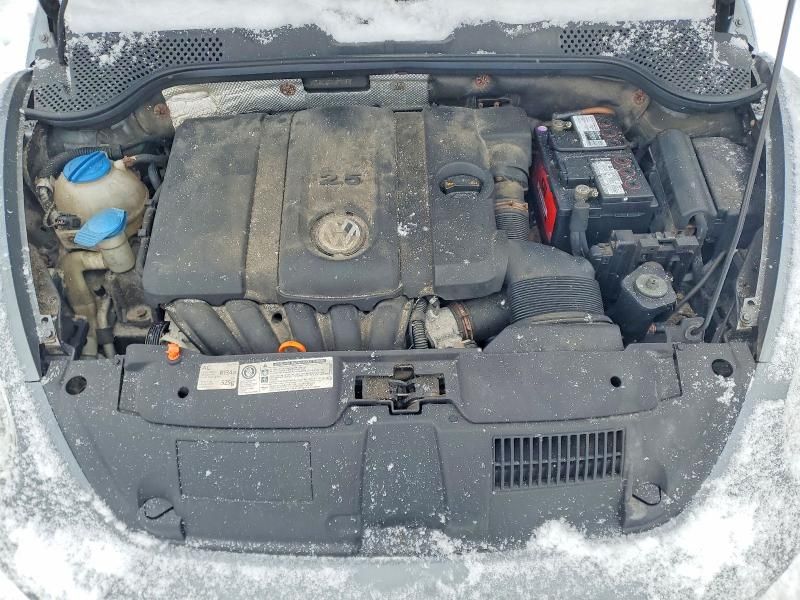 2012 Volkswagen Beetle