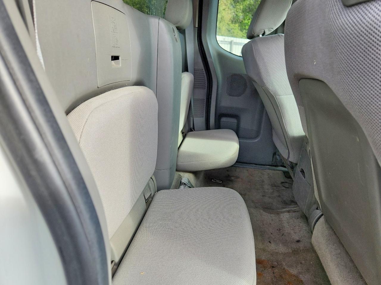 2013 Nissan Frontier S