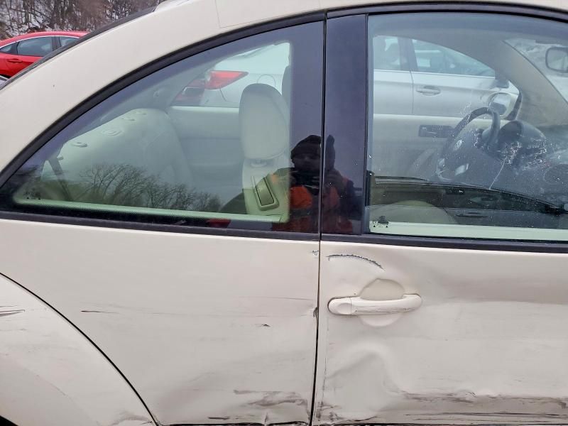 2009 Volkswagen New Beetle s