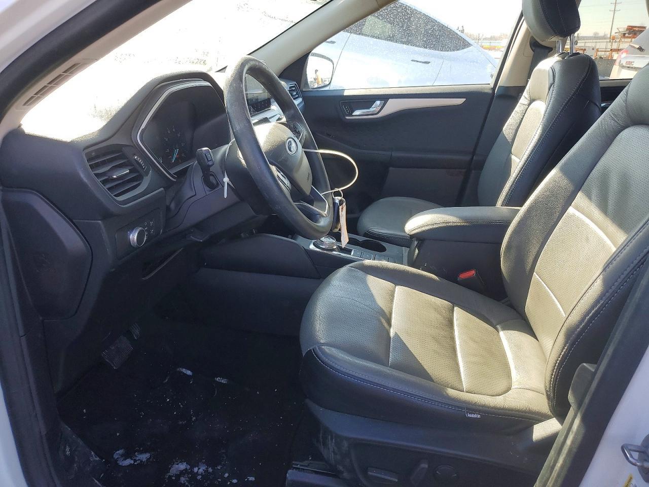 2020 Ford Escape se