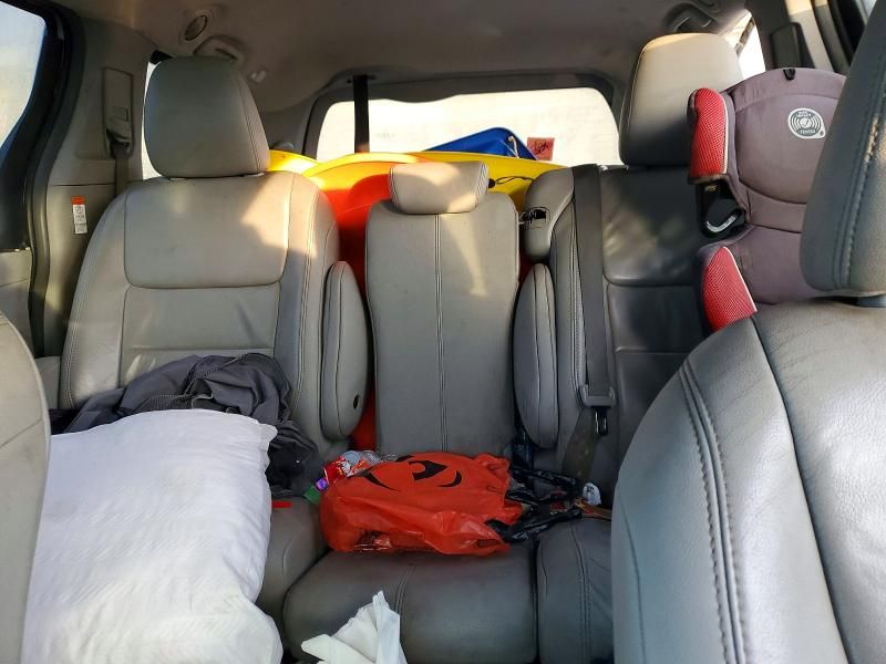 2015 Toyota Sienna xle