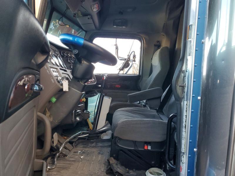 2013 Peterbilt 386 Semi Truck