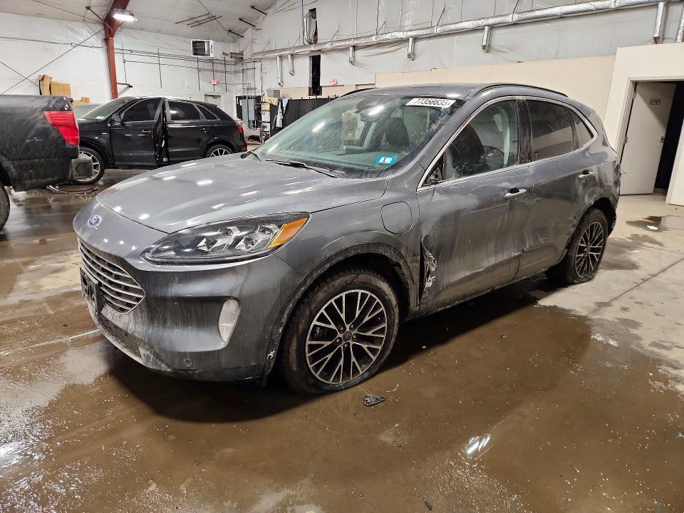 2022 Ford Escape Titanium