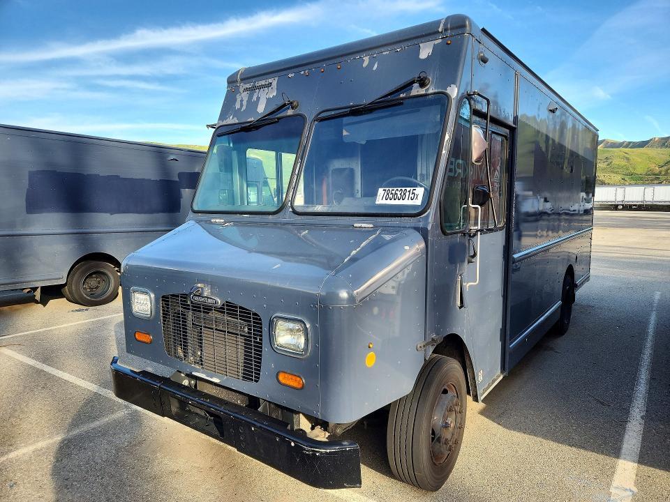 2020 Freigliner 2020 Freightliner MT45G Chassis Delivery Truck