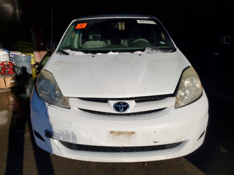 2007 Toyota Sienna le 8-passenger