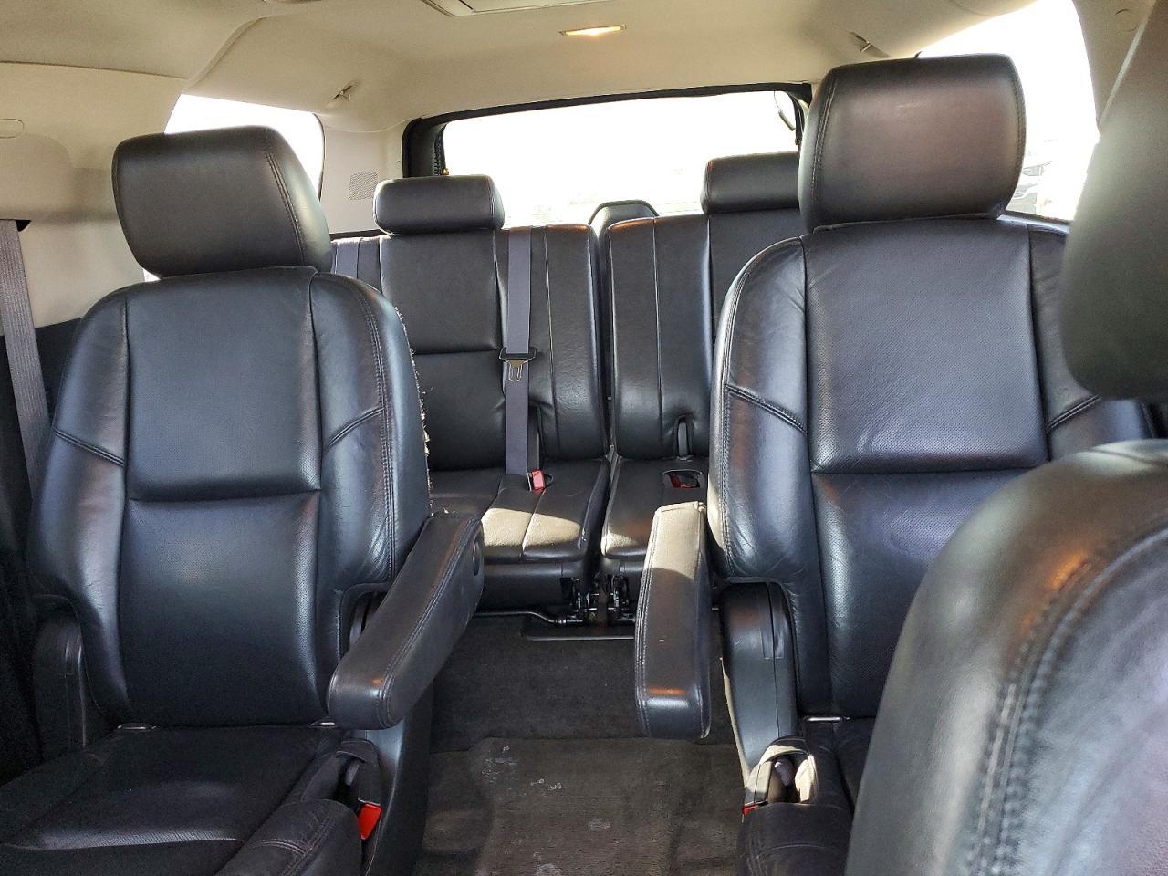 2011 Cadillac Escalade esv Premium