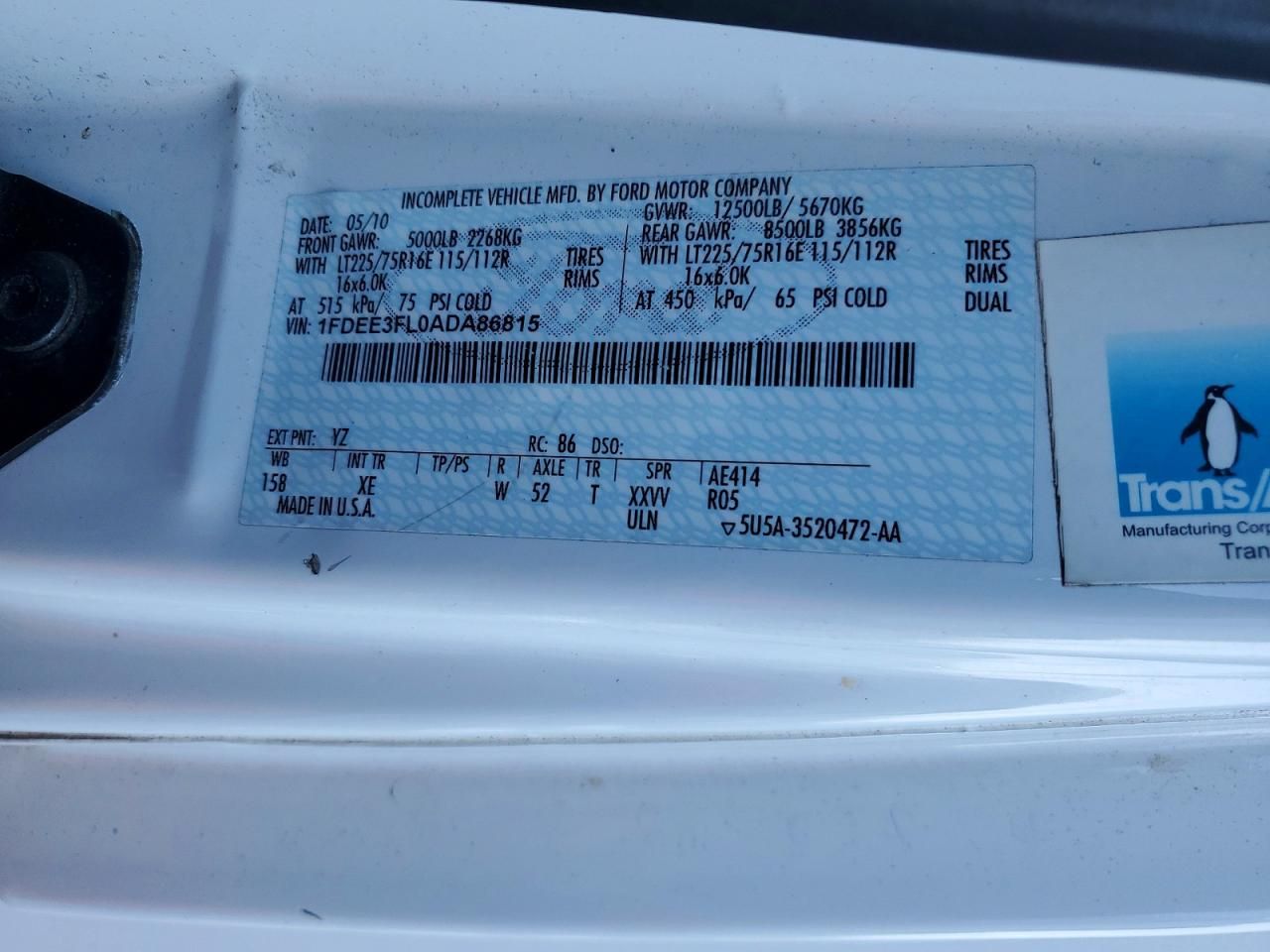 2010 Ford Econoline E350 Super Duty Cutaway Van