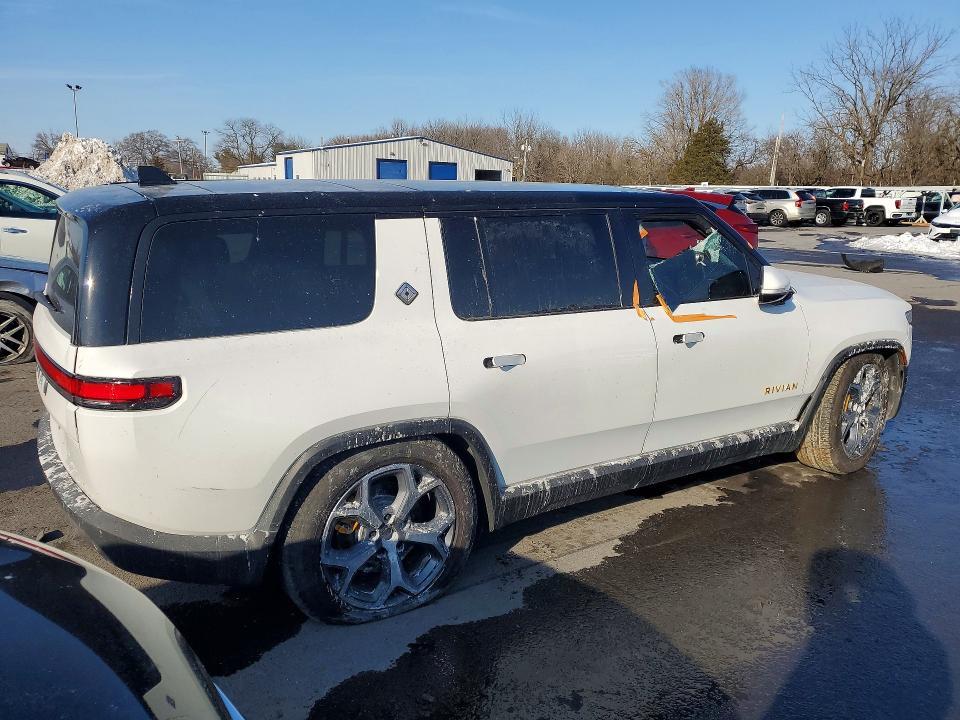 2024 Rivian R1S Adventure