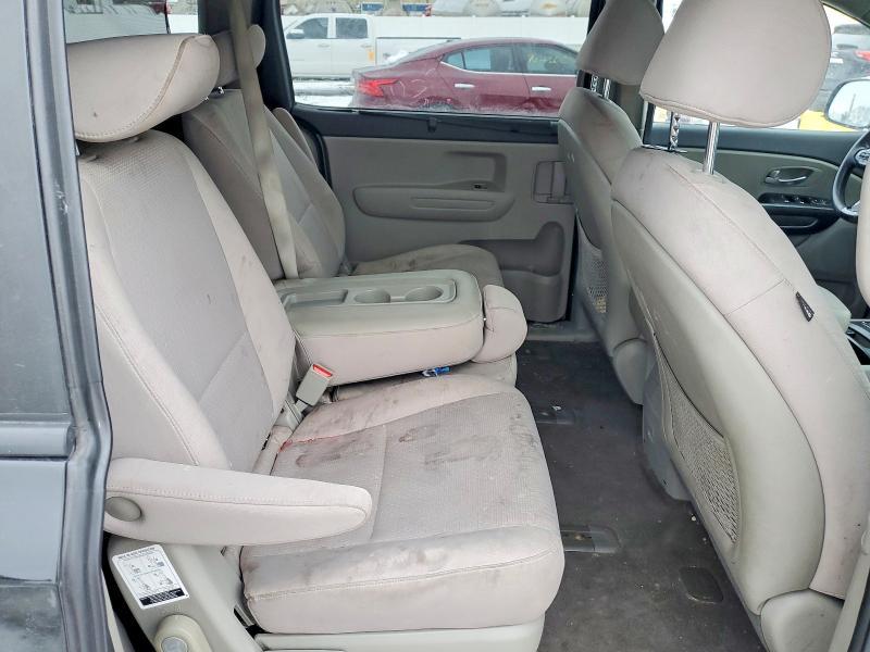 2016 KIA Sedona lx