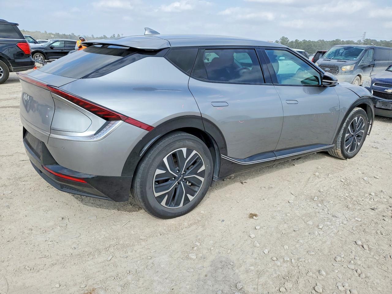 2023 KIA EV6 Wind