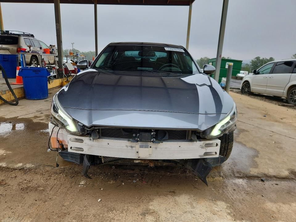 2020 Nissan Altima sv