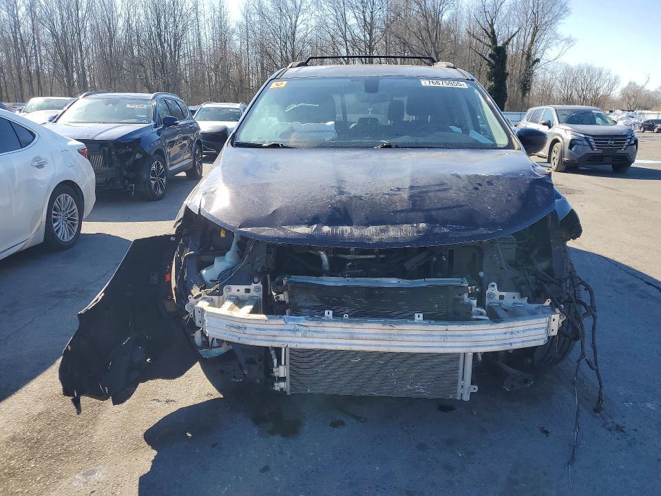 2017 Chrysler Pacifica Touring l