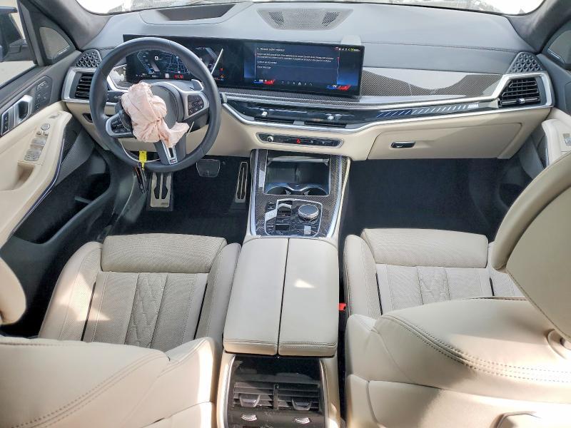 2025 BMW X7 M60i
