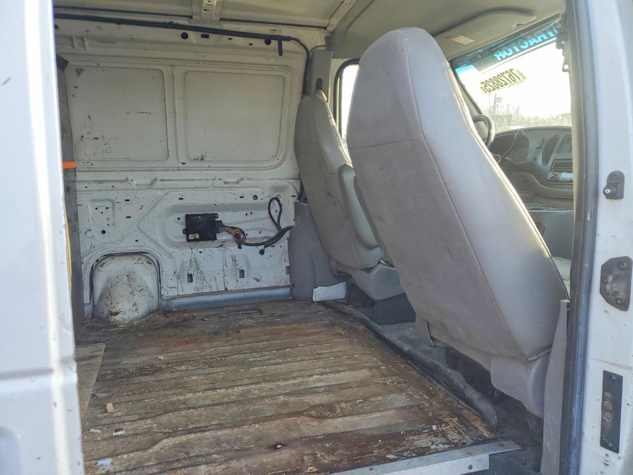 2002 Ford Econoline E250 van