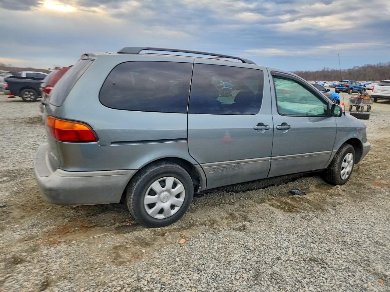 2000 Toyota Sienna le