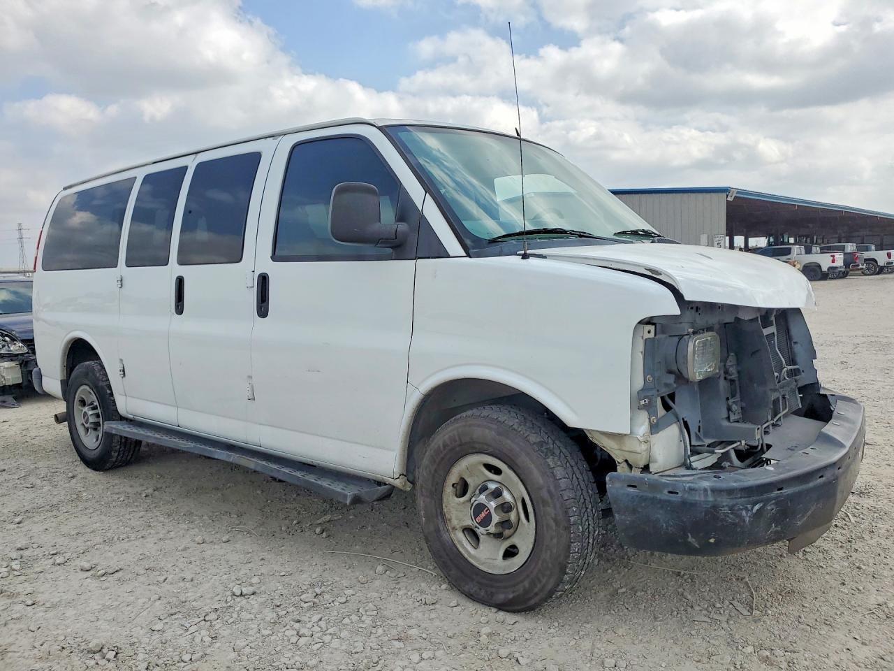 2014 GMC Savana