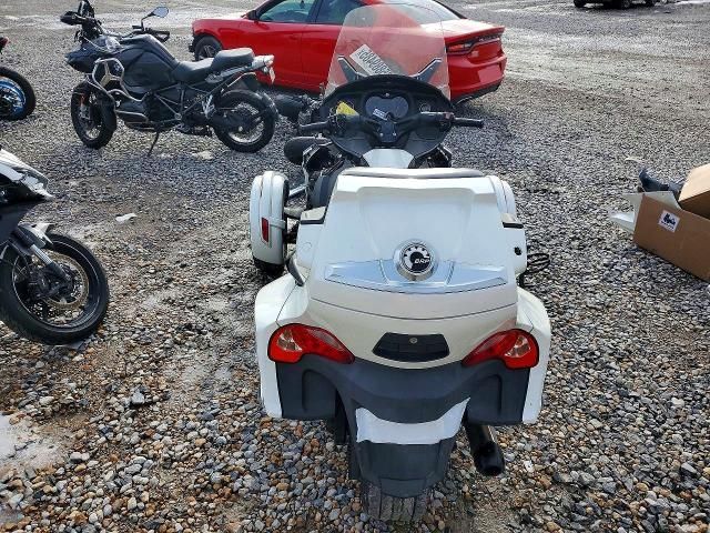 2014 Can-Am Spyder Roadster RT