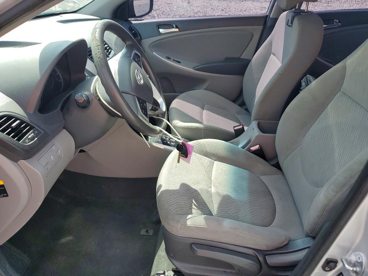 2012 Hyundai Accent gls