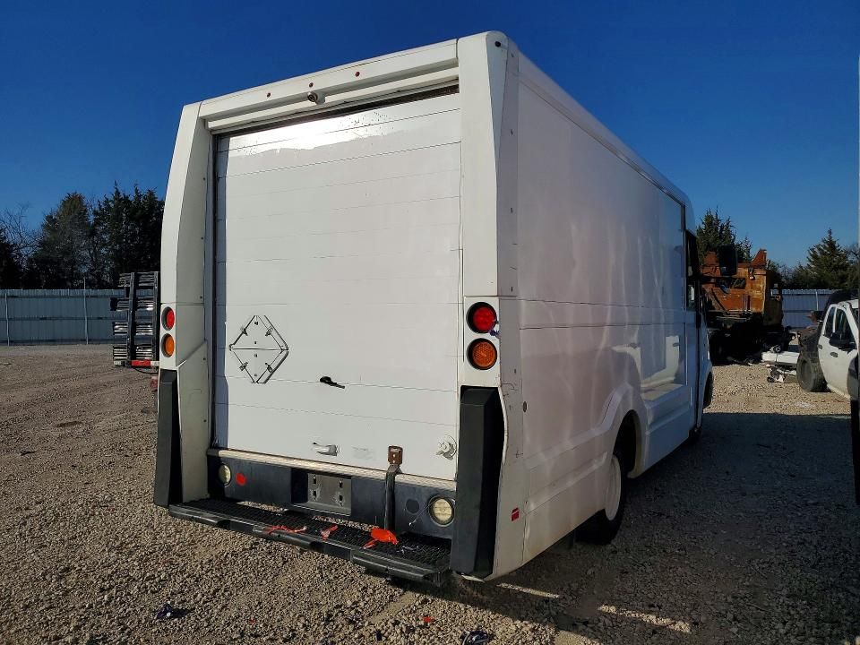 2013 Isuzu NPR Delivery Truck