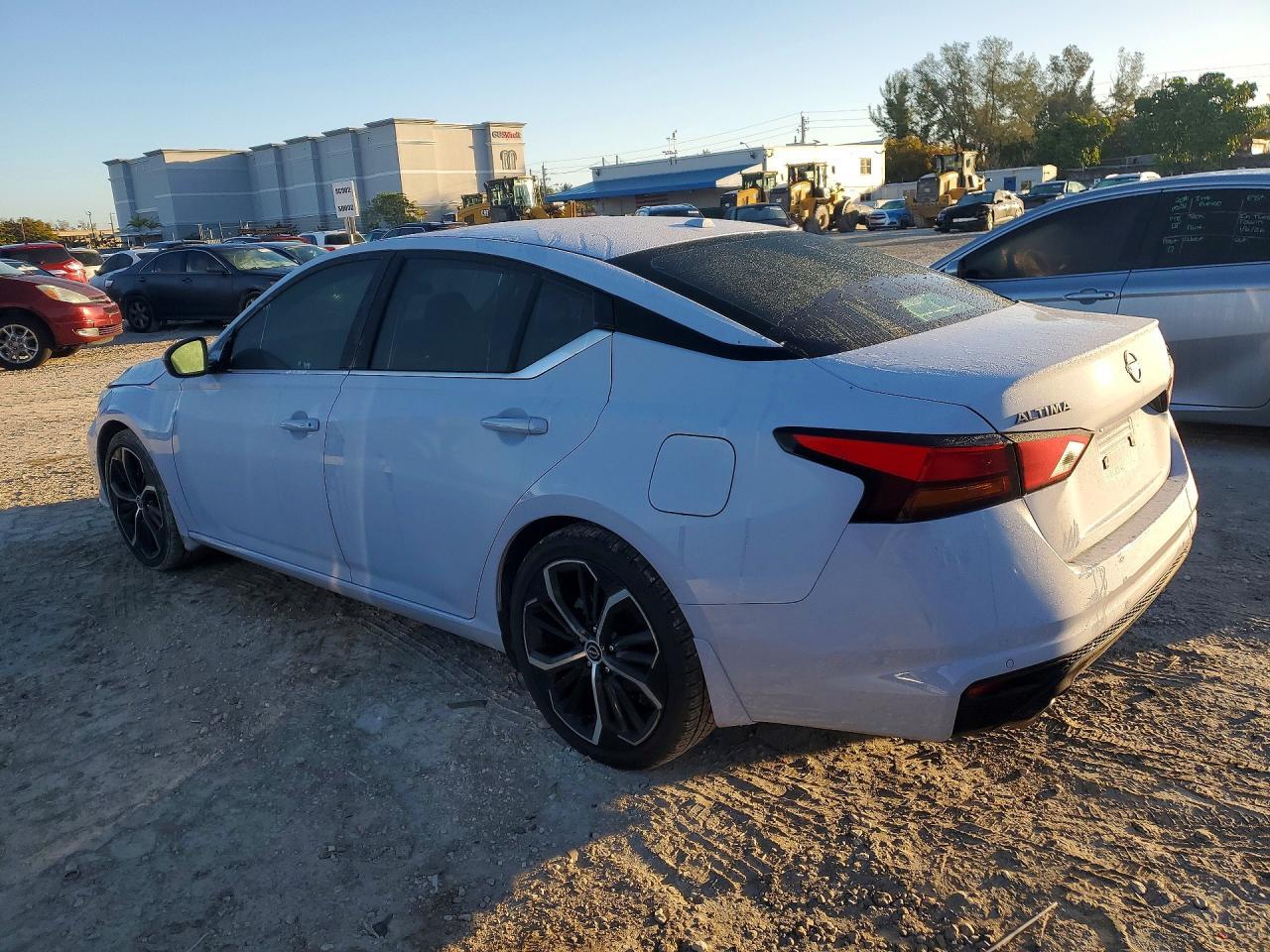2025 Nissan Altima 2.5 sr