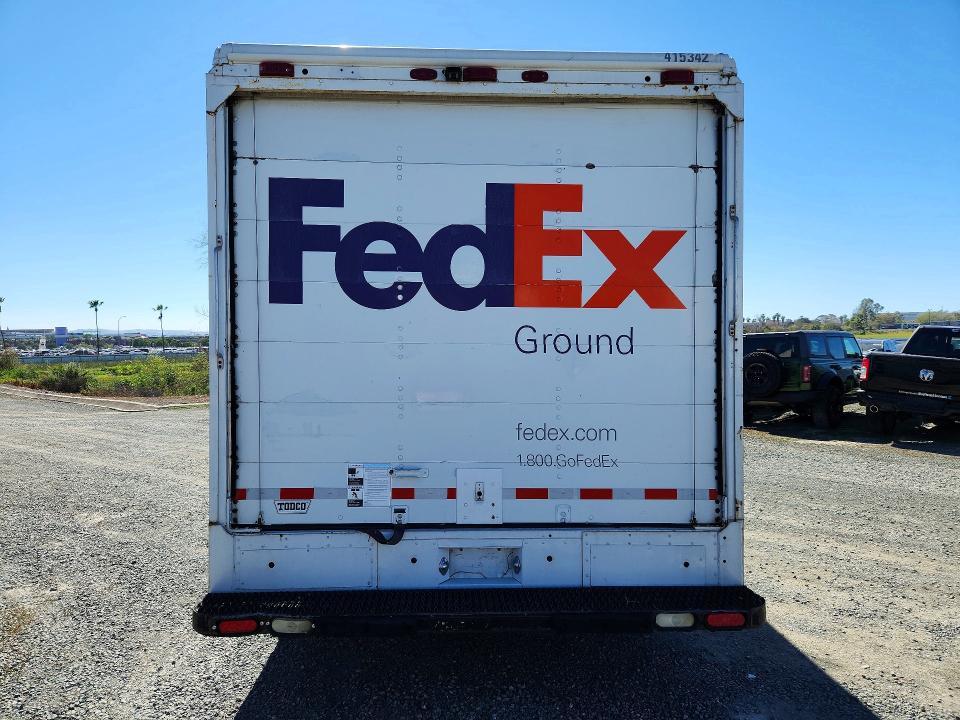 2001 Workhorse Custom Chassis P42 Delivery Truck