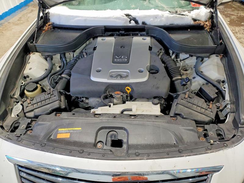 2015 Infiniti Q40