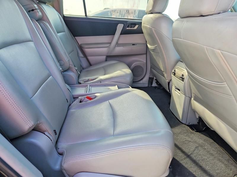 2013 Toyota Highlander Base