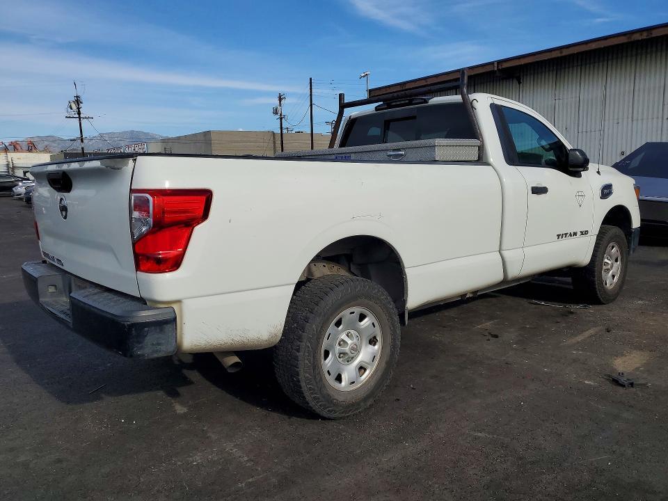 2018 Niss Titan