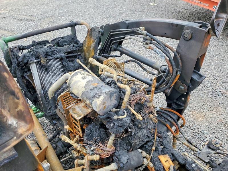 2023 John Deere 1023E Mfwd Lawn Tractor