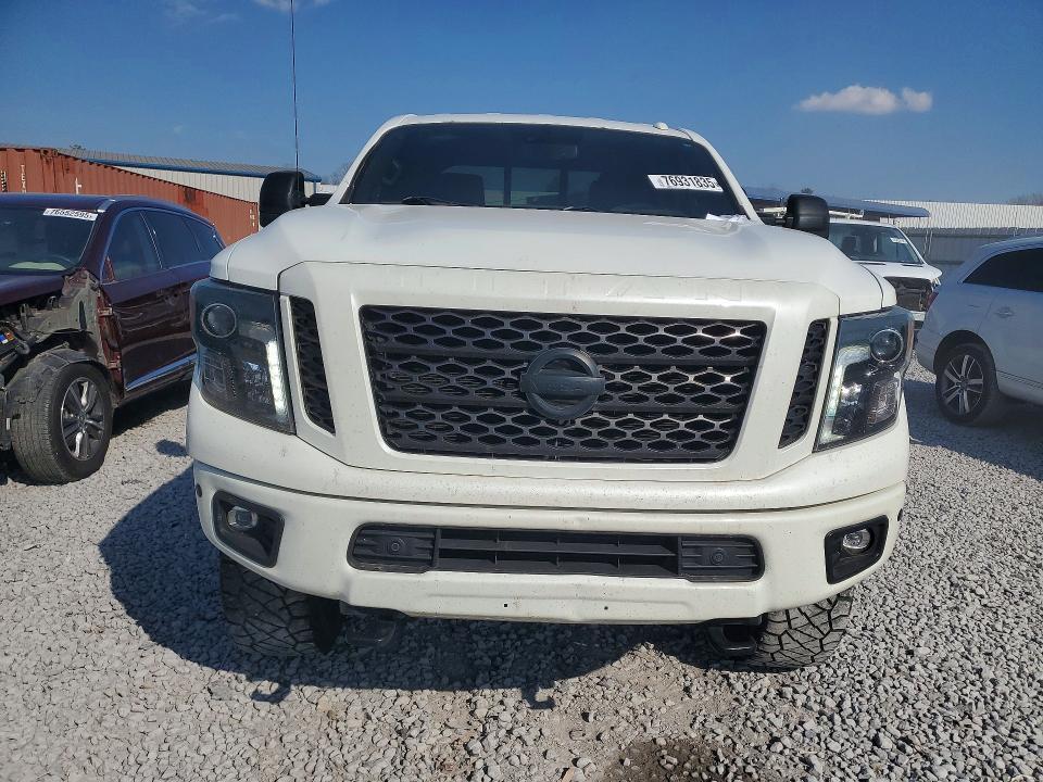 2019 Nissan Titan xd sl