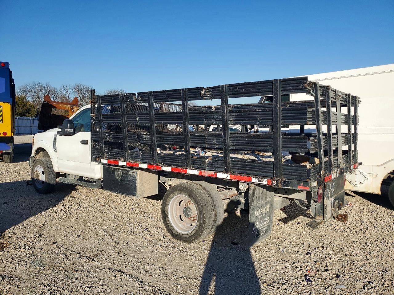 2018 Ford F550 Super Duty Flatbed Truck