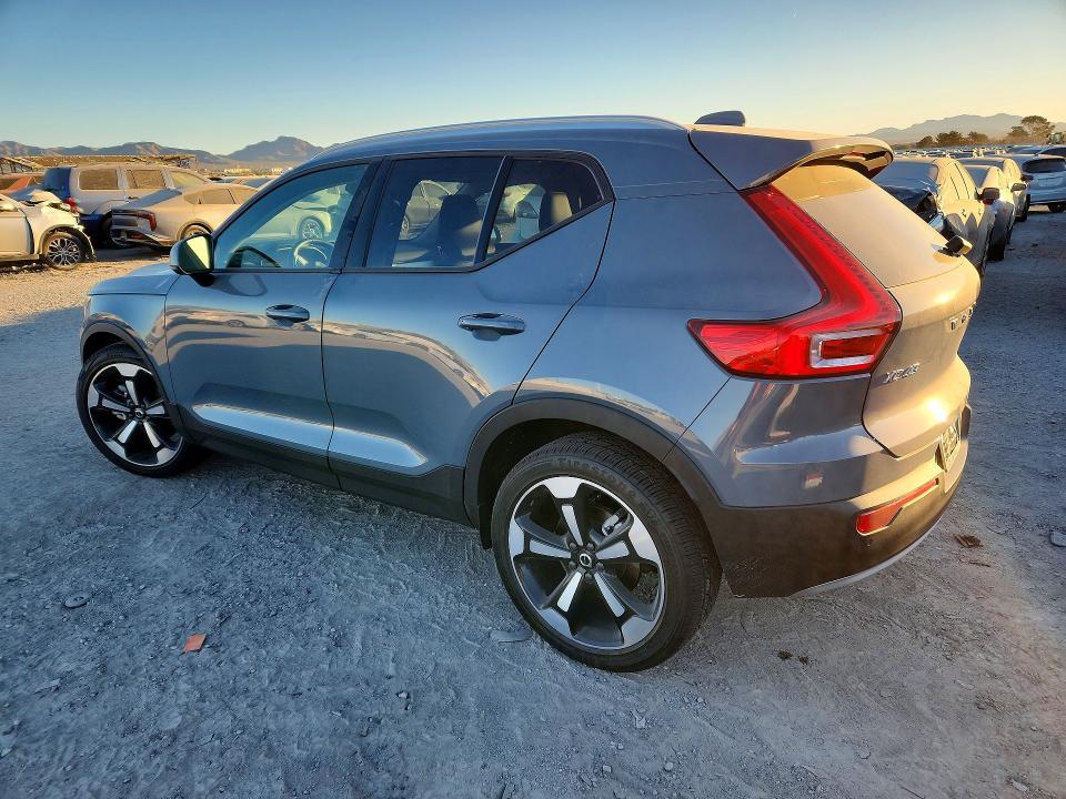 2021 Volvo Xc40 T5 Momentum