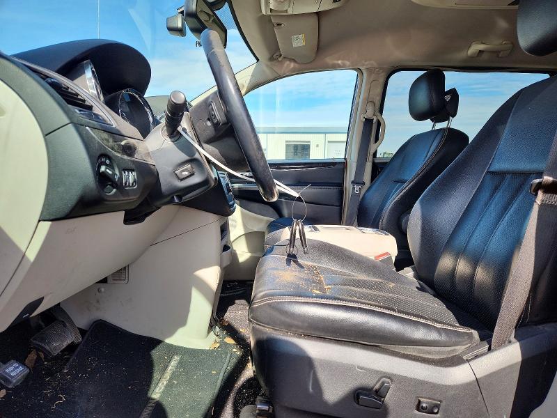 2013 Chrysler Town & Country Touring l