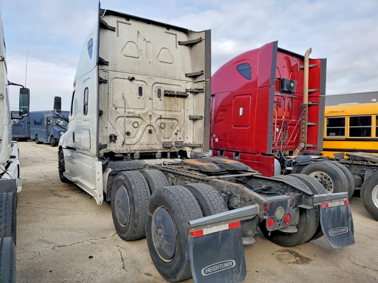 2019 Freightliner Cascadia 1-Semi Truck