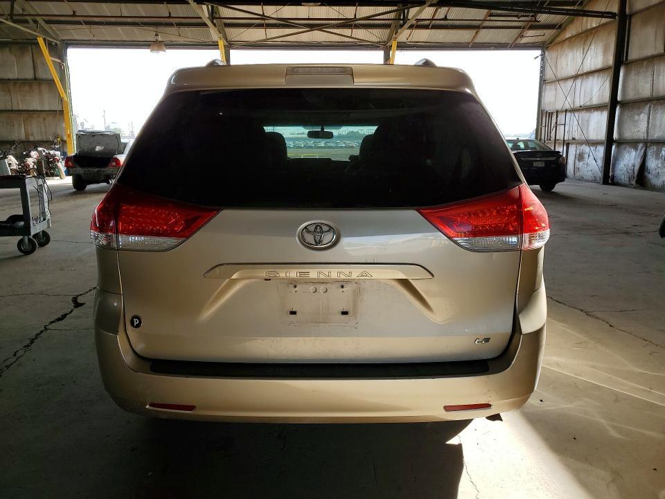 2014 Toyota Sienna le