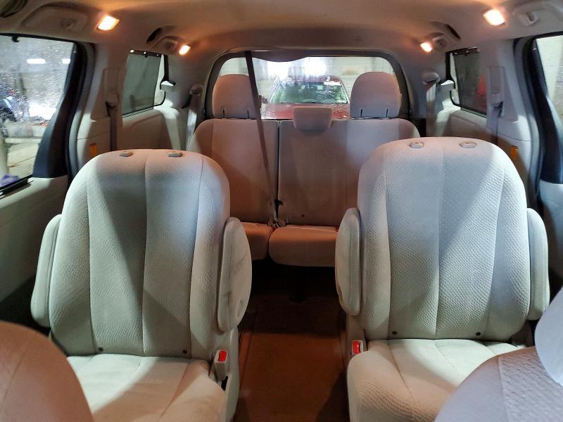 2011 Toyota Sienna le 7-passenger