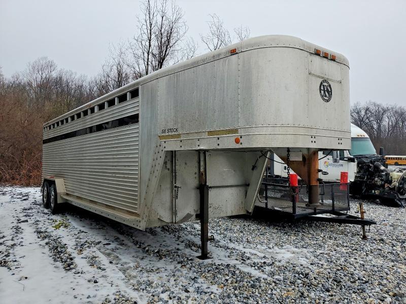 1998 Exxiss Livestock Trailer