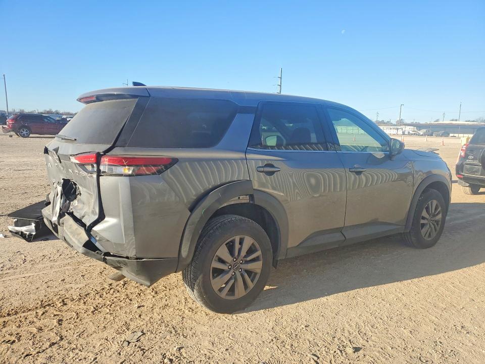 2024 Nissan Pathfinder s