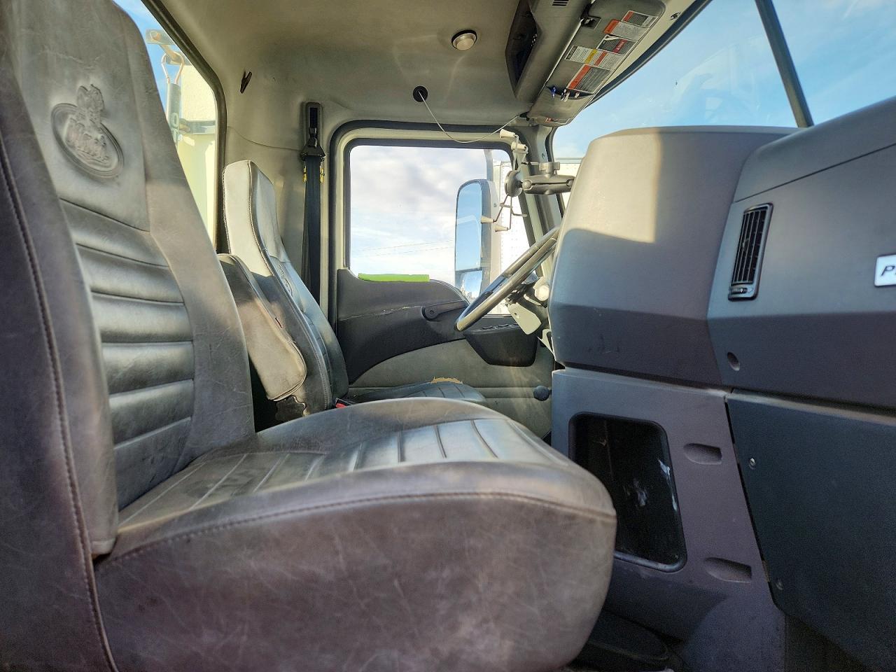 2014 Mack CXU613 Semi Truck