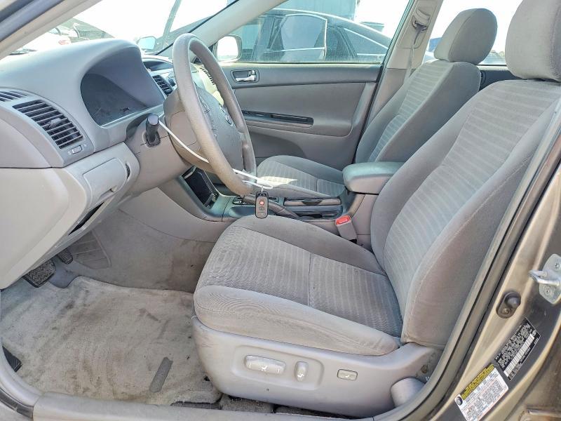 2005 Toyota Camry le