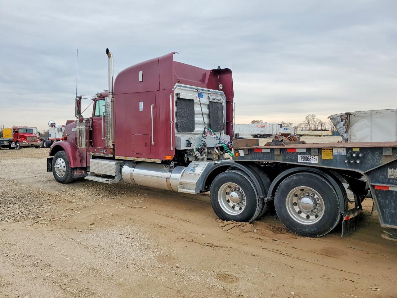 1998 Freigliner 1998 Freightliner Semi Truck