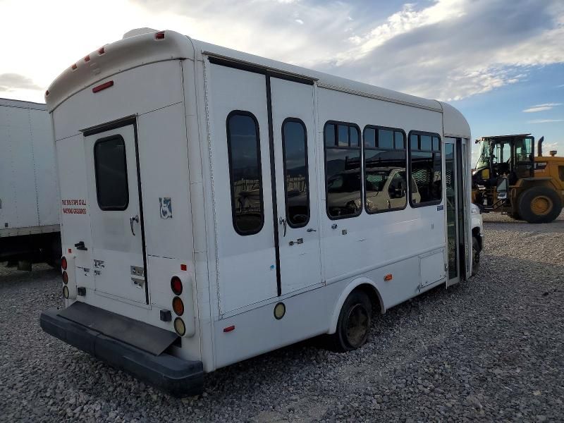 2012 Ford Econoline E450 Super Duty Cutaway van