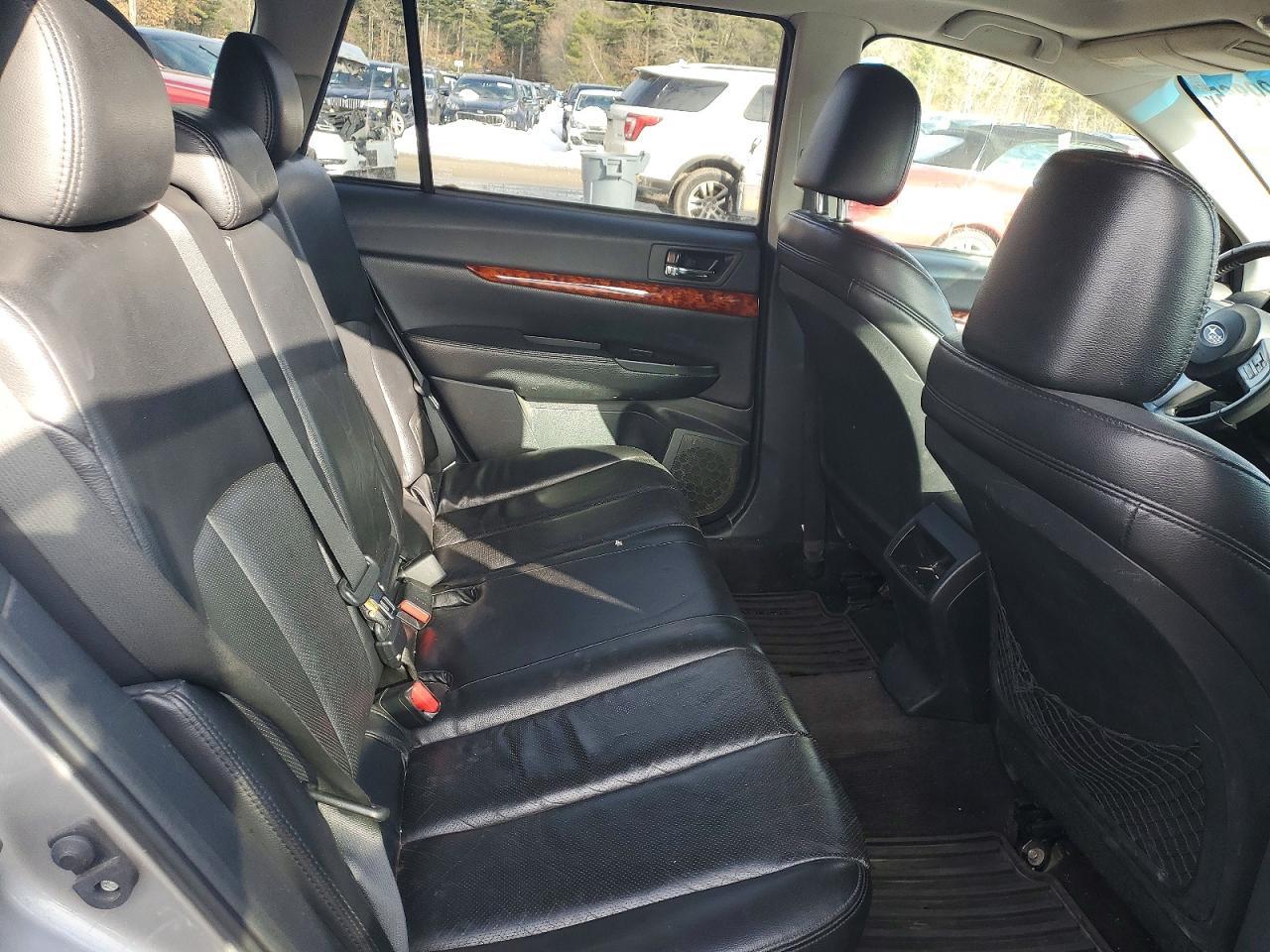 2010 Subaru Outback 2.5i Limited