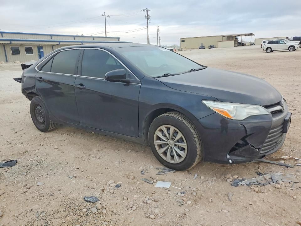2016 Toyota Camry le
