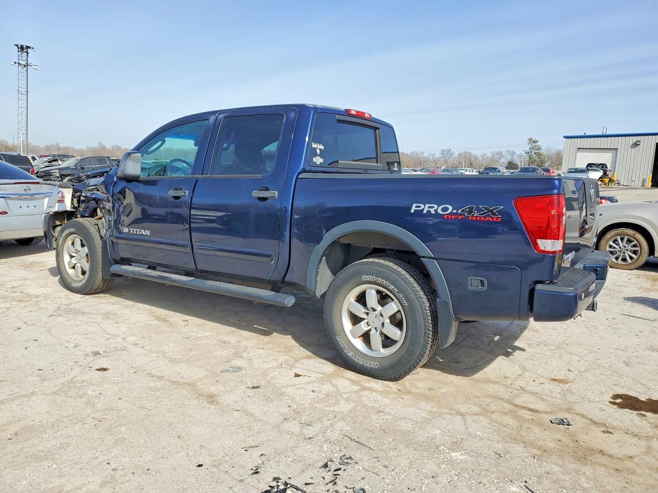 2011 Nissan Titan SV