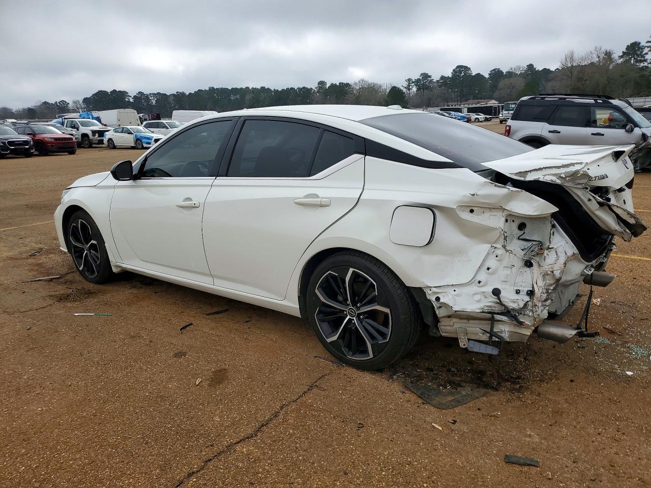 2023 Niss Altima