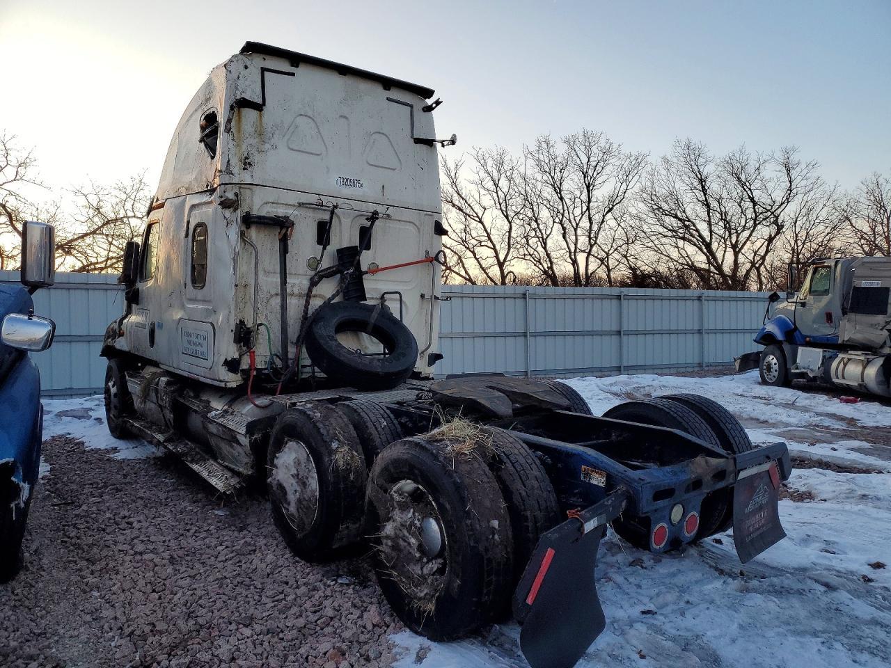 2016 Freightliner Cascadia 125 Semi Truck
