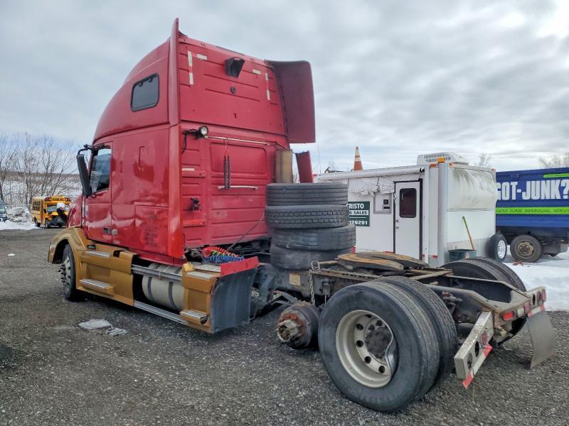 2007 Volvo VNL Semi Truck