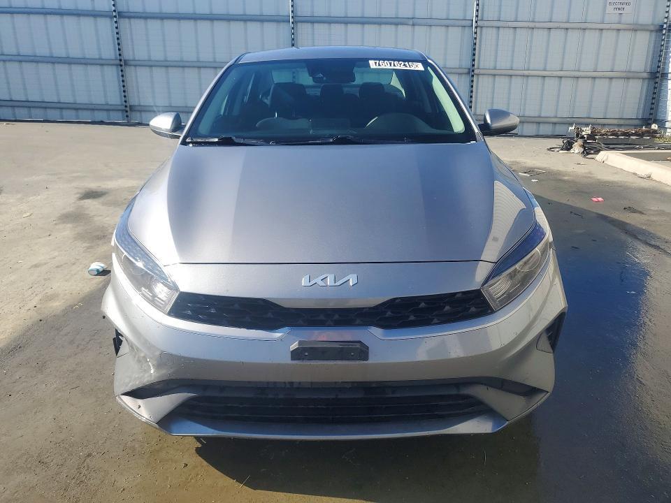 2023 KIA Forte lx