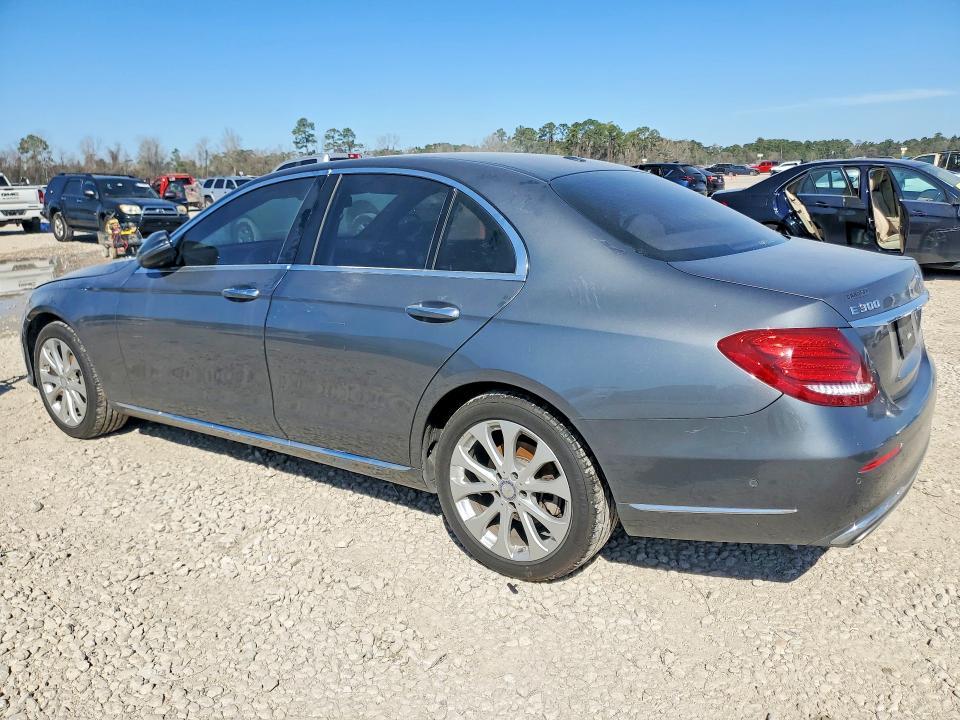 2017 Mercedes-Benz E 300